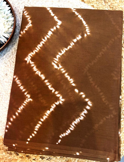 Shibori Tie-Dye Mulmul Cotton Saree – Rustic Brown with White Wave Print | Skin-Friendly Cotton Saree | KRISA Collections