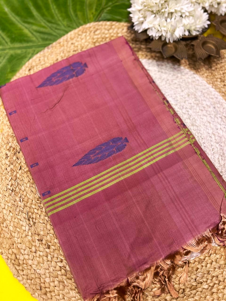 vazhaipattu silk saree pastel green - checked design-with Blouse