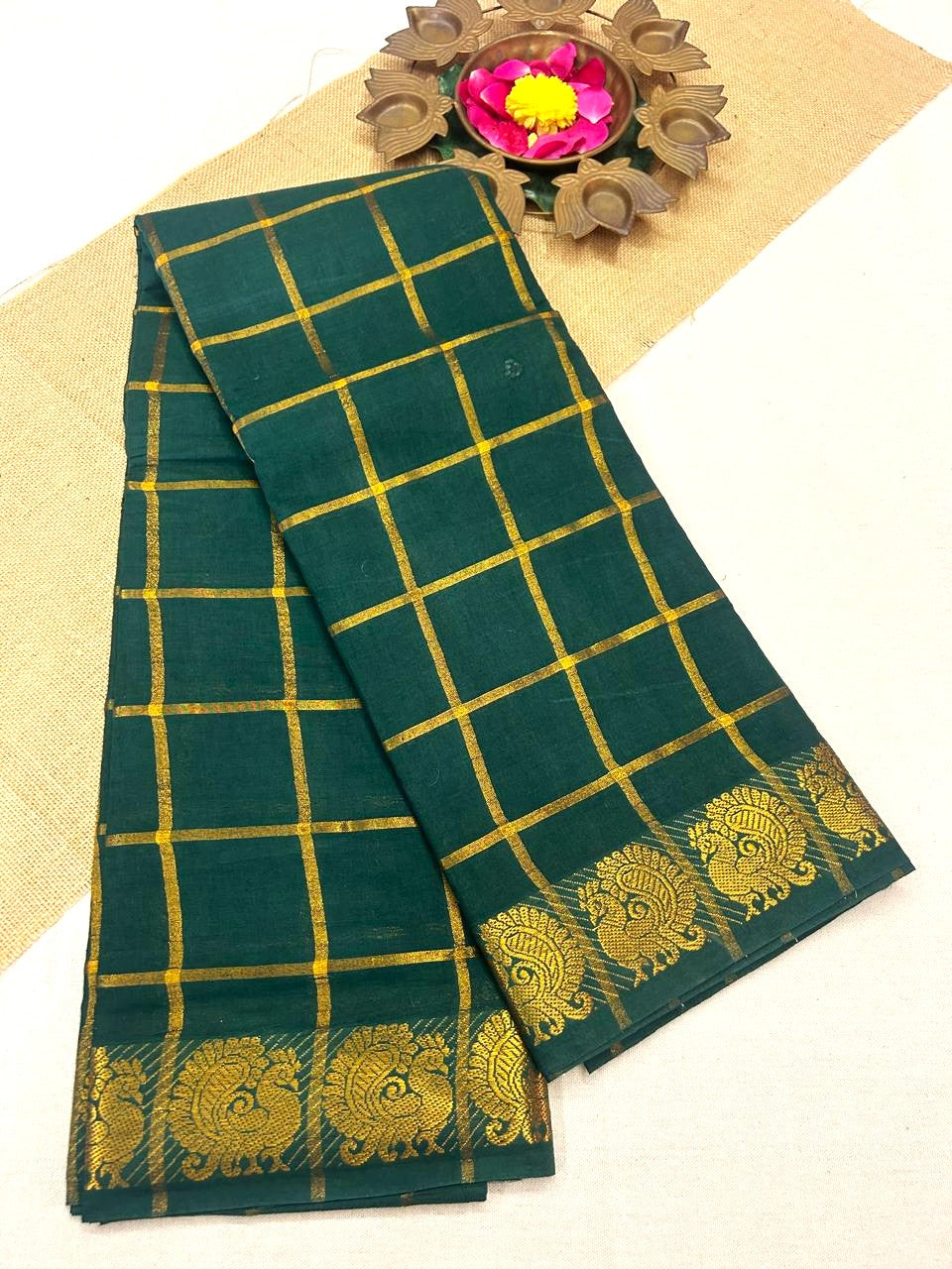 Pavithra Kattam Sungudi cotton saree with peacock border 004