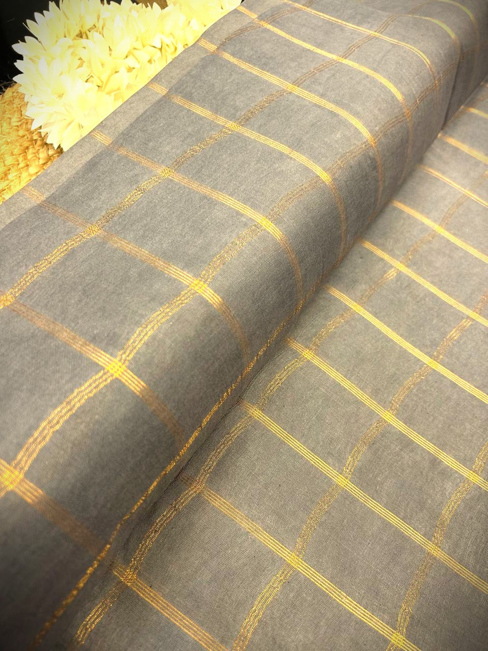 Sungudi  pure cotton saree-premium zari kattam  saree -with running blouse