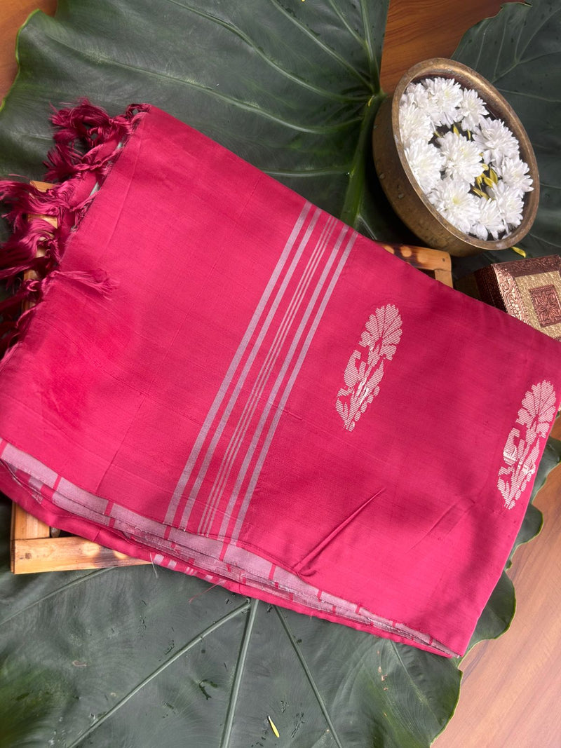 Vazhaipattu pastel green checked silk saree -with blouse