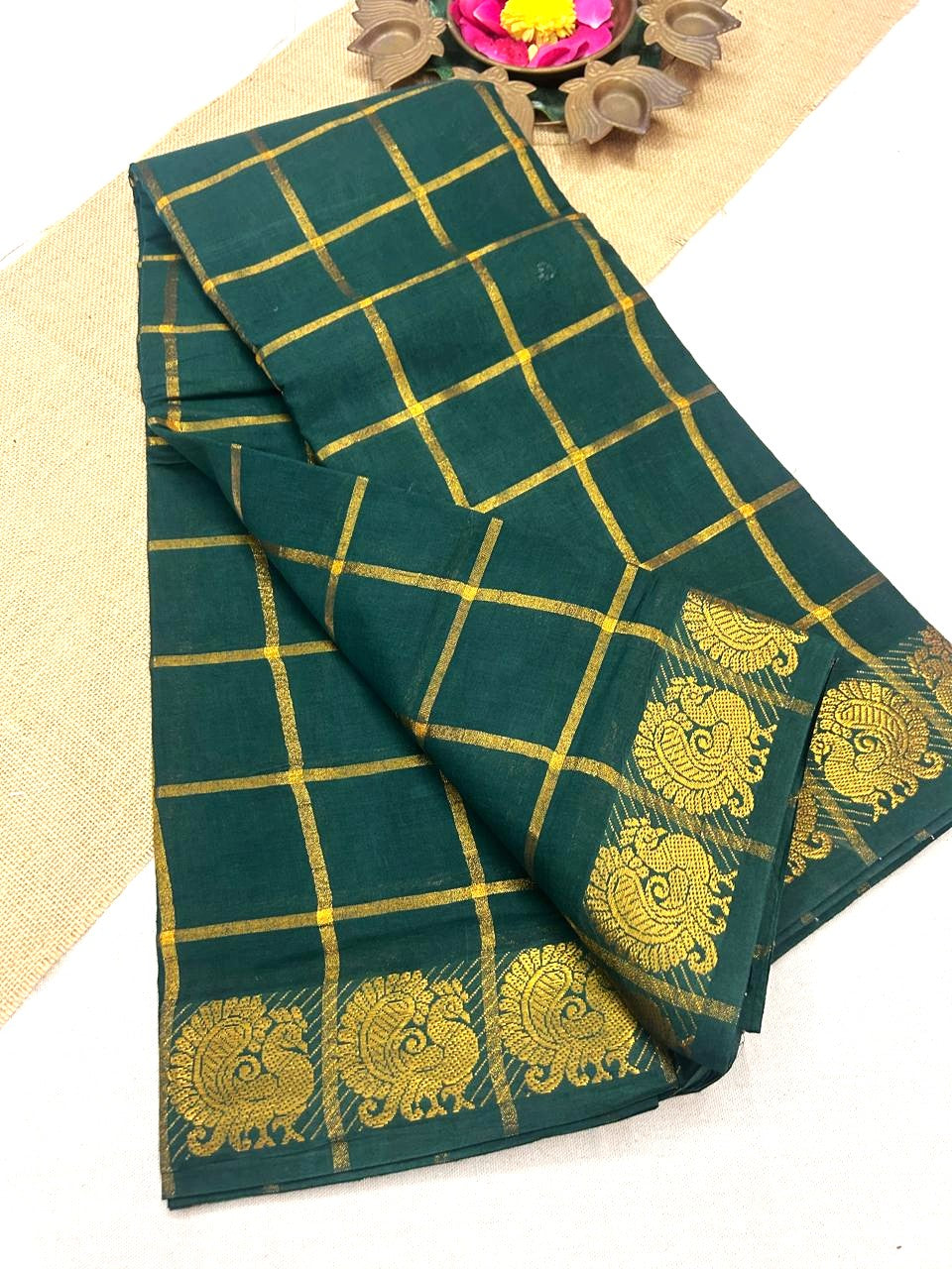 Pavithra Kattam Sungudi cotton saree with peacock border 004