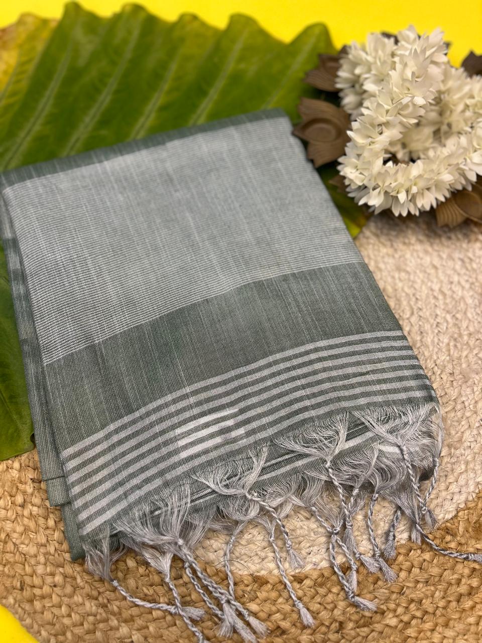 Khadi Classics with a Soft Shimmer Glow -pastel green|KRISA