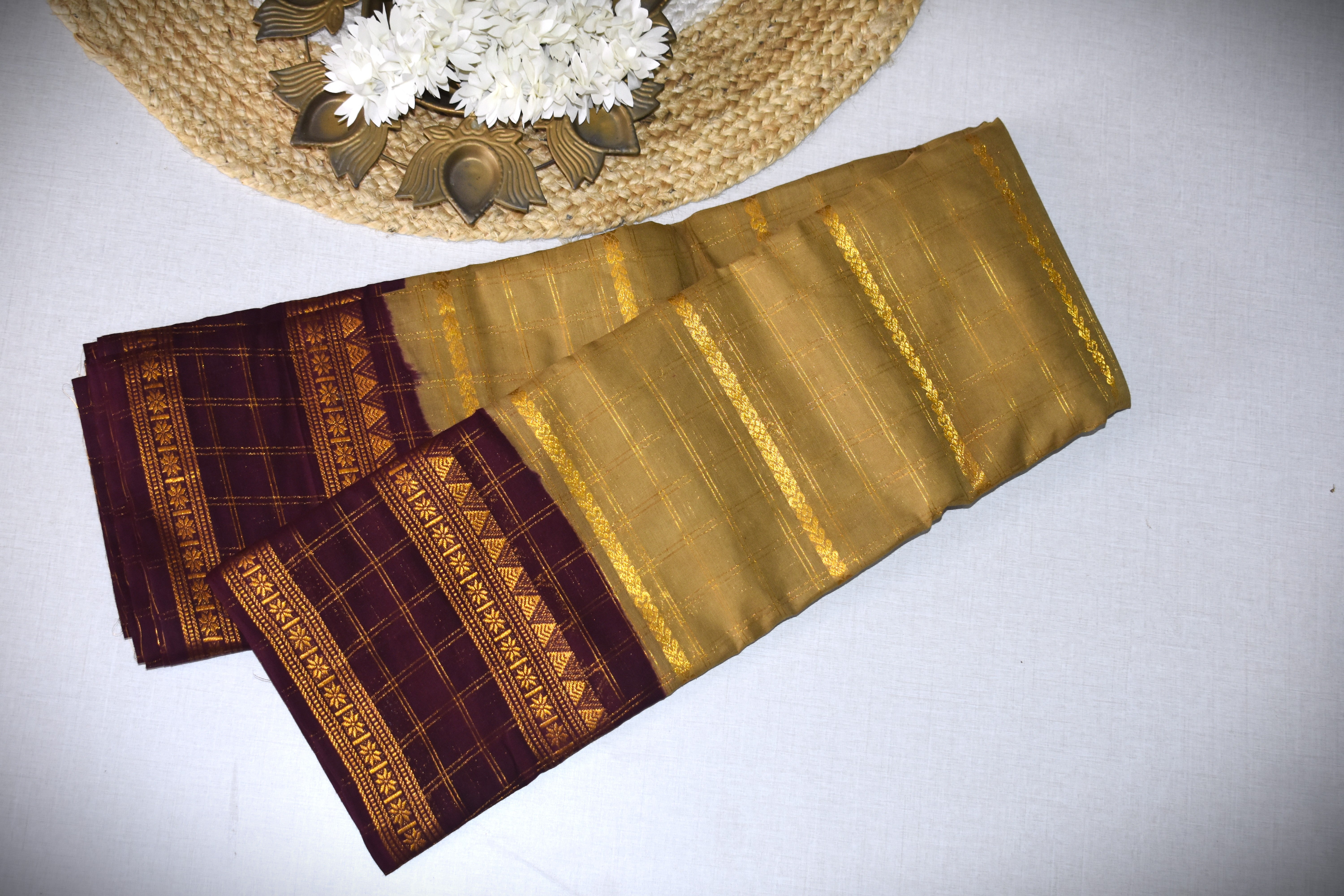 Sungudi velthari zarikattam sarees-with blouse-Pure Handloom sarees