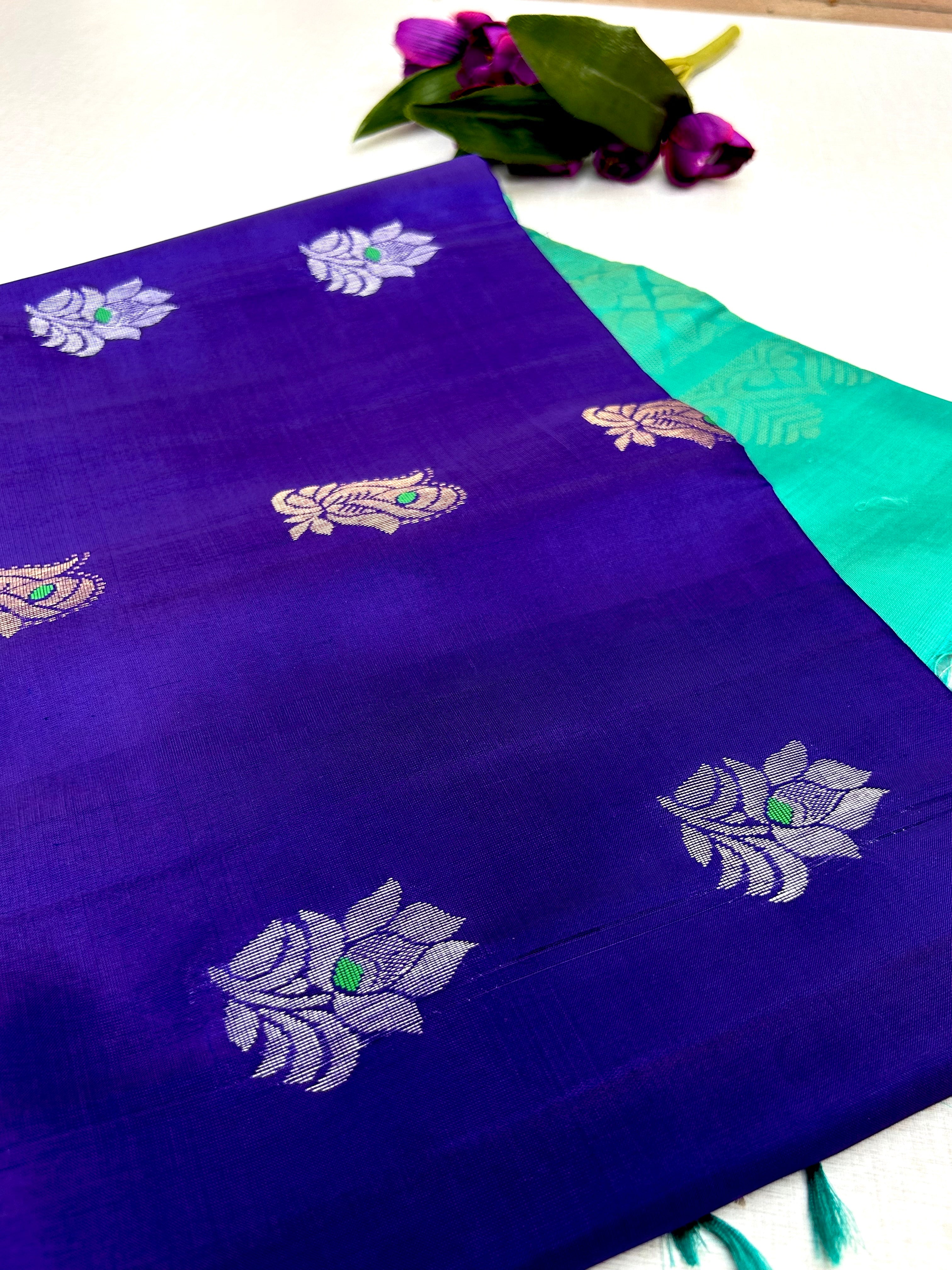 Kanchipuram Handloom Silk Saree – Royal Blue with Sea Green Contrast Pallu & Gold Zari Lattice Weave|Krisa Collections