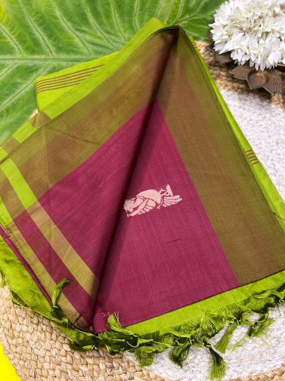 vazhaipattu  silk maroon saree with border-with blouse
