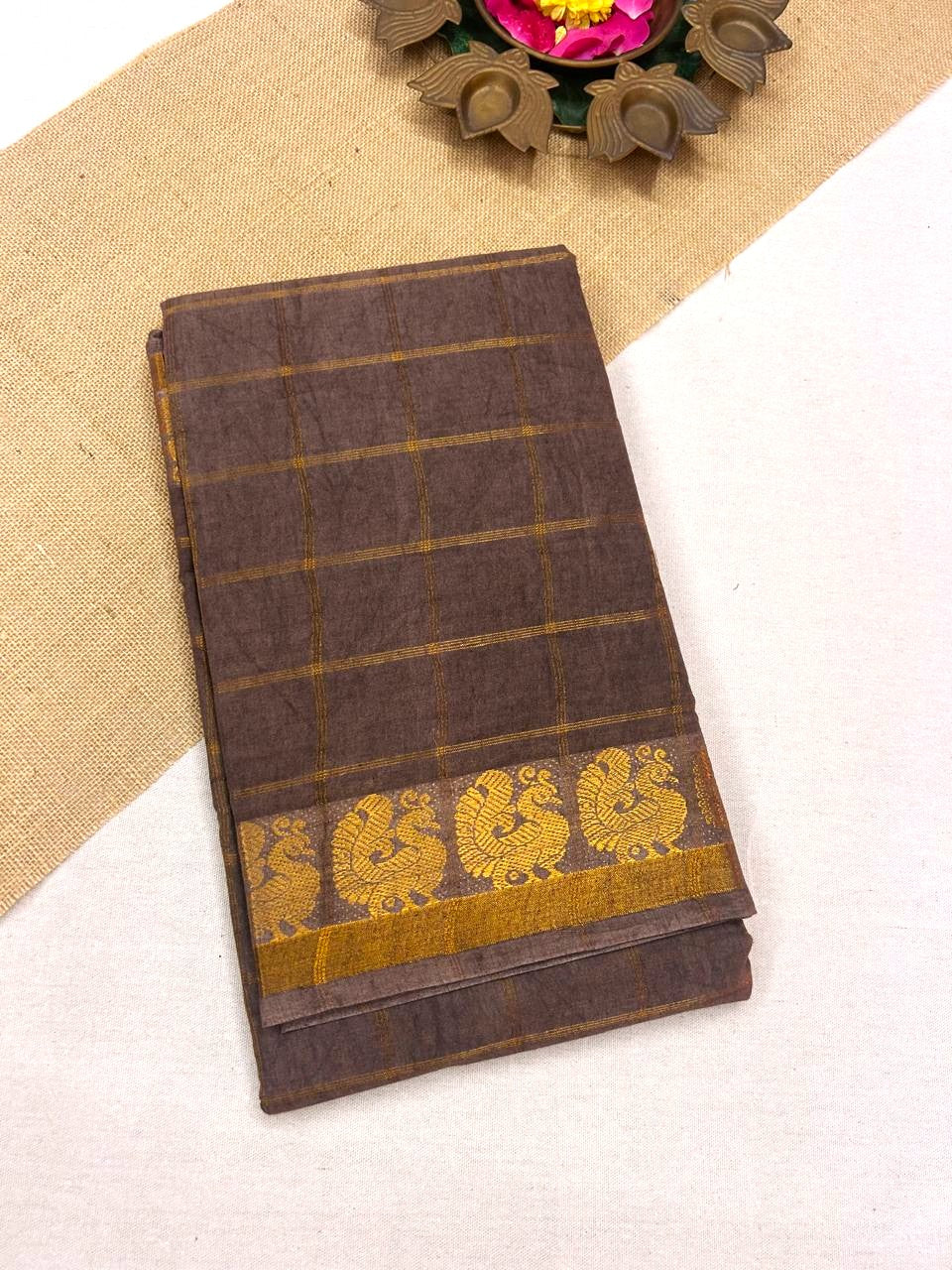 Pavithra Kattam Sungudi cotton saree with peacock border 003