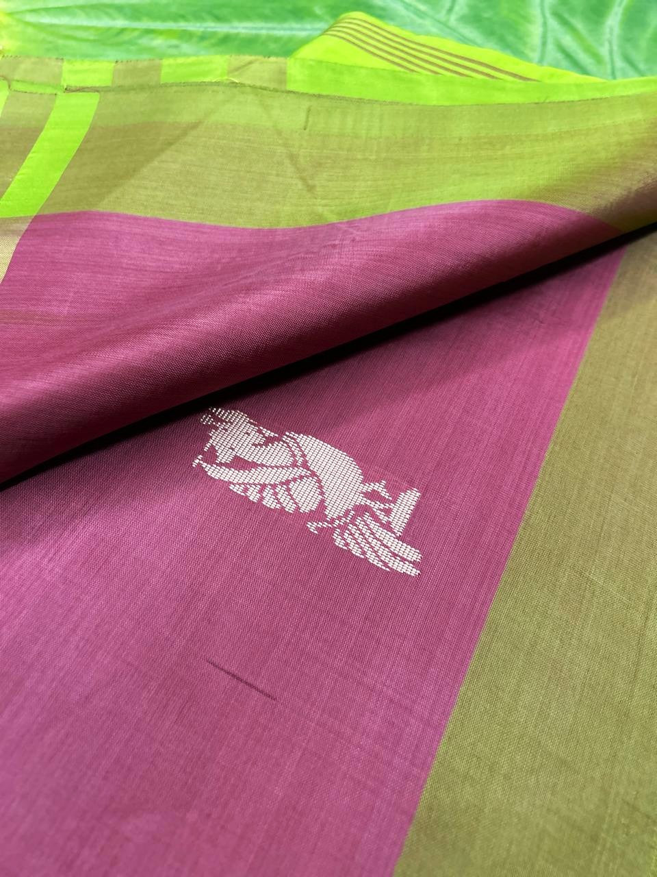 vazhaipattu  silk maroon saree with border-with blouse