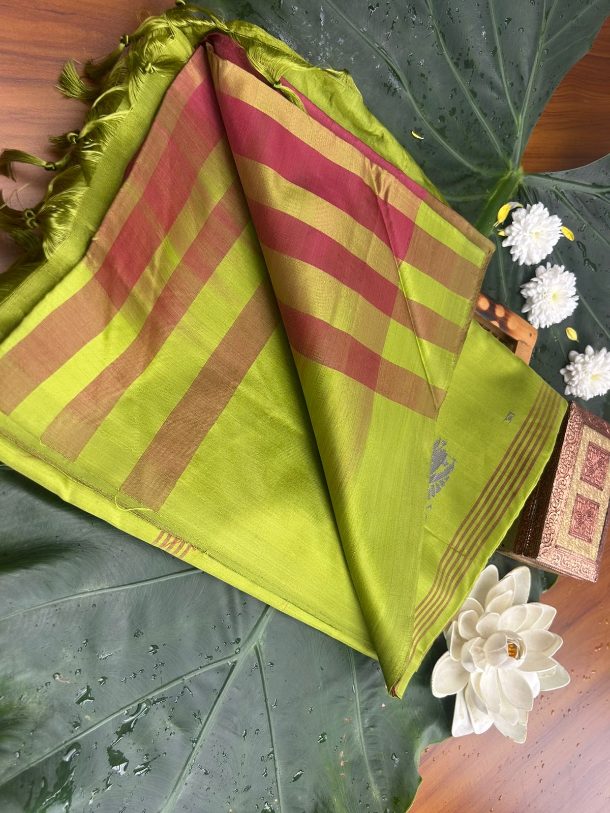 vazhaipattu  silk maroon saree with border-with blouse
